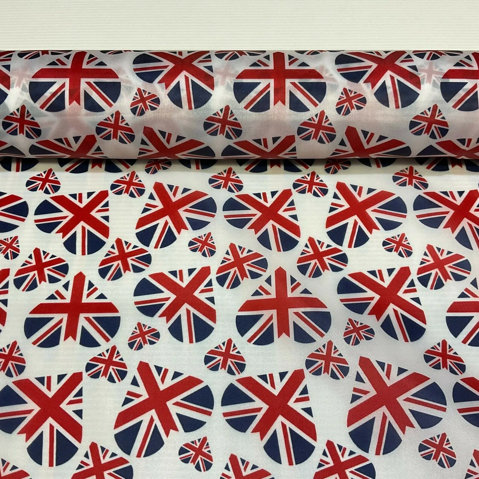 Jubilee Lightweight White union jack heart polyester Fabric 147cm M1607