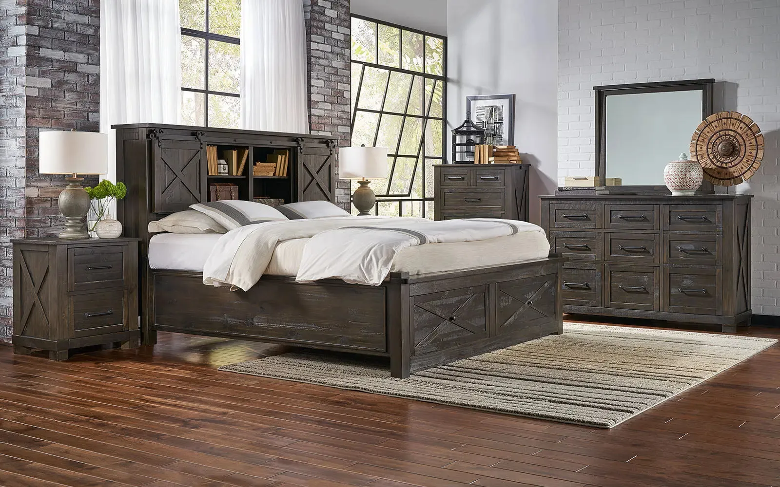 Sun Valley Cal-King Storage Hdbr W/ Storage Footboard