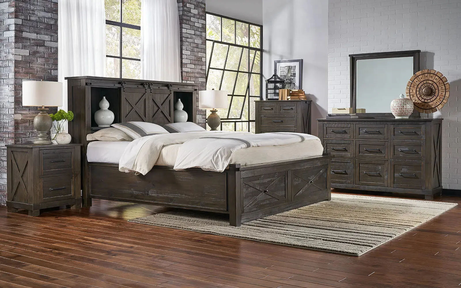 Sun Valley Cal-King Storage Hdbr W/ Storage Footboard